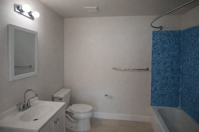 Photo - BGG 8415 Unit 3