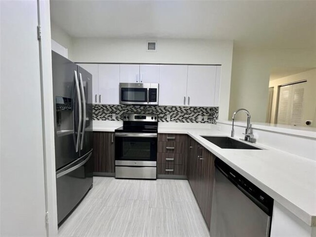 Photo - 601 NE 39th St Condo Unit 226