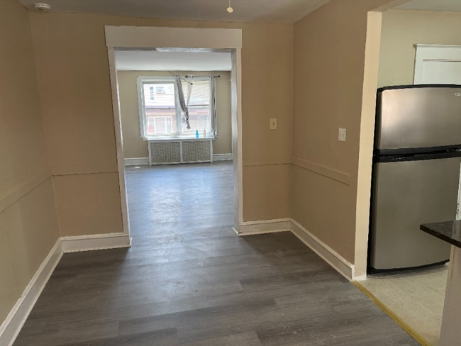 Photo - 1467 Lardner St