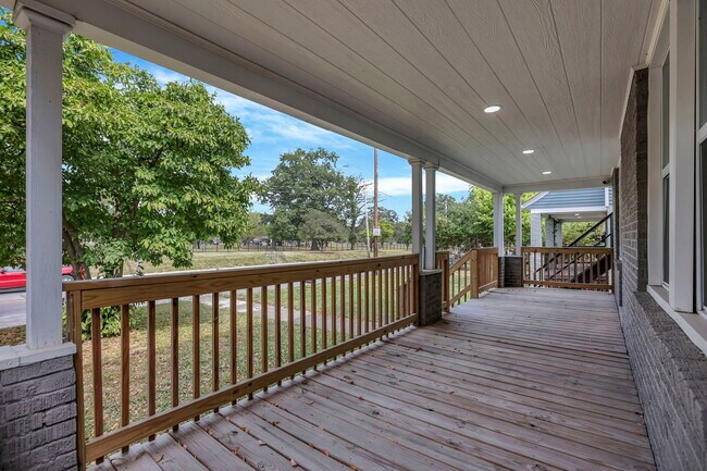 Photo - 1745 Sullivant Ave