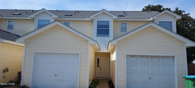 Photo - 602 Camelia St