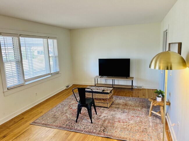 1813 Alpine Dr