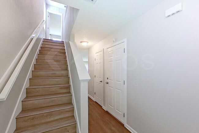 Photo - 1303 Mull St