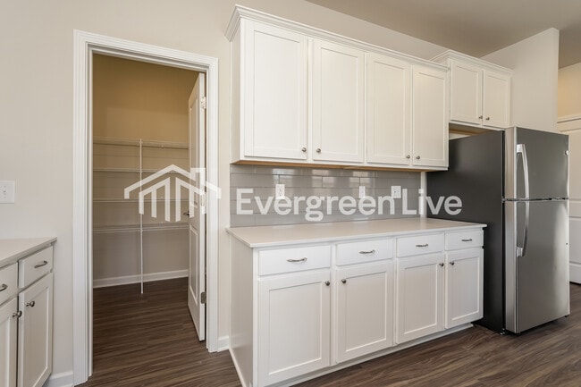 Photo - 5615 Hydrangea St