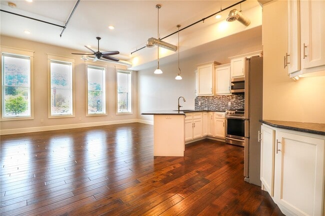 Photo - 64 E Market St