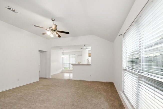 Photo - 142 Thunder Basin Dr