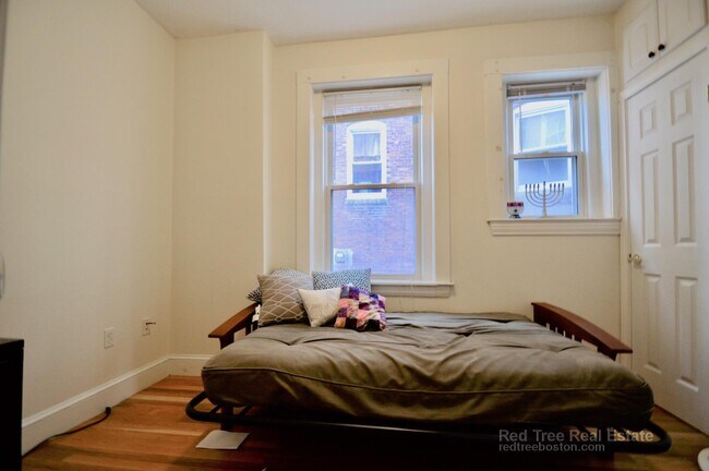 Photo - 191 Winthrop Rd Unit 2