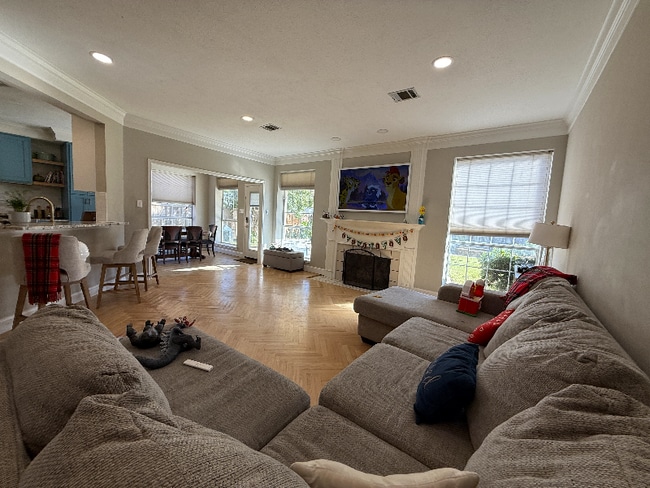 Photo - 4010 Crestwood Dr