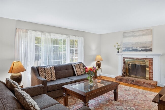 Photo - 101 Longfellow Dr