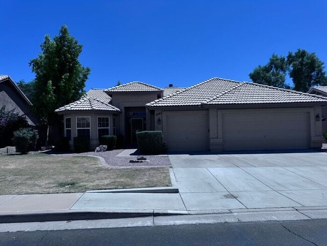 Photo - Adorable single floor 4 bedrooms,2 bathroo...