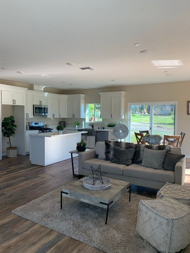 Photo - Paradise Home for rent, Newer construction...