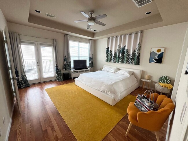 Photo - 5457 Fairdale Ln