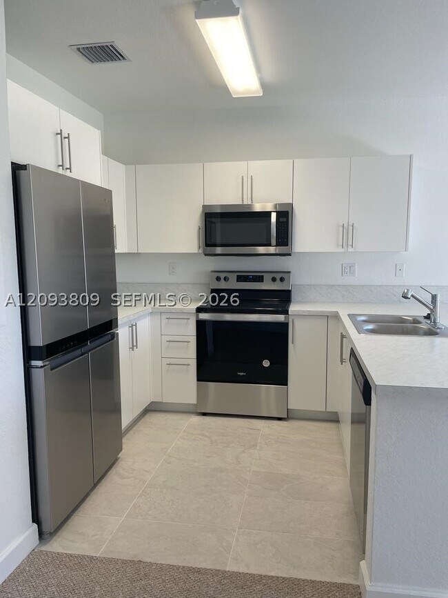 1270 NW 4th Ln