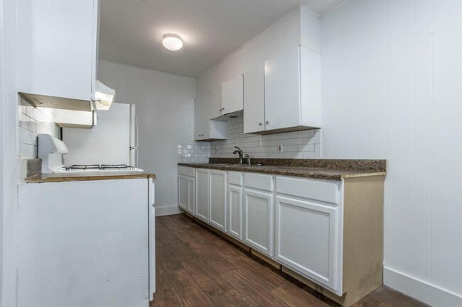 Photo - 104 Prestwick Blvd