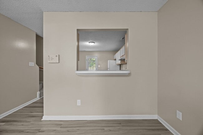 Photo - Welcome to Hunters Creek!