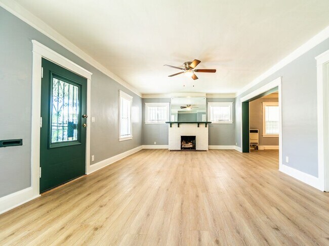 223 S Reno St