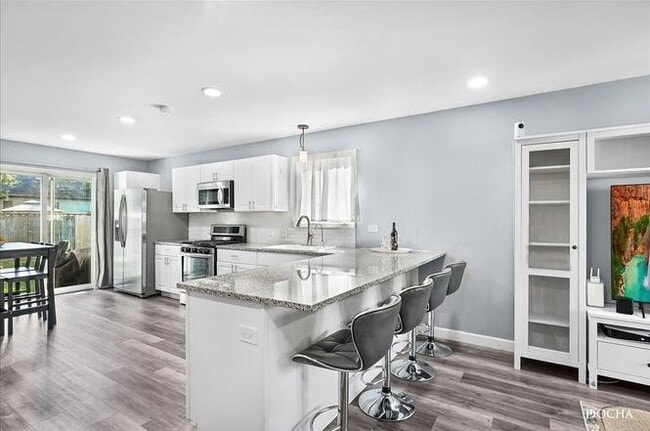 Photo - 1120 Maple St