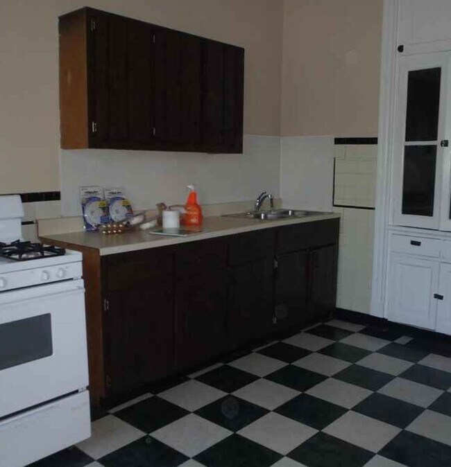 Photo - 3622 Liermann Ave Unit 2nd Floor