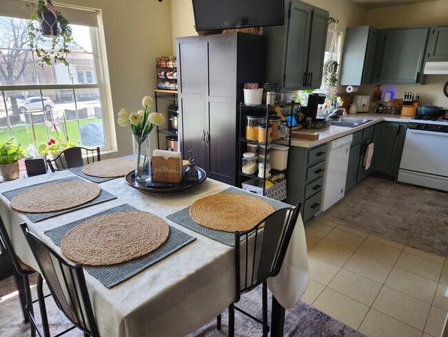 Photo - 100 Lesley Ln