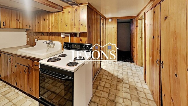 4105 W Lincoln Ave Unit 1/2