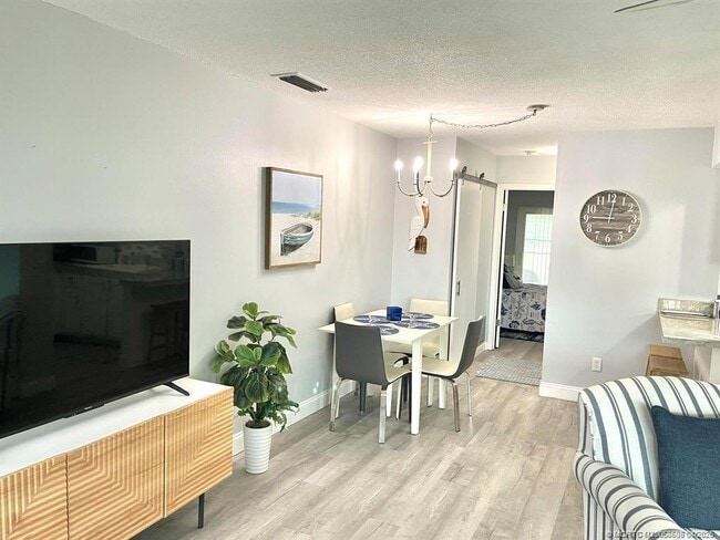 Photo - 2929 SE Ocean Blvd Unidad J8