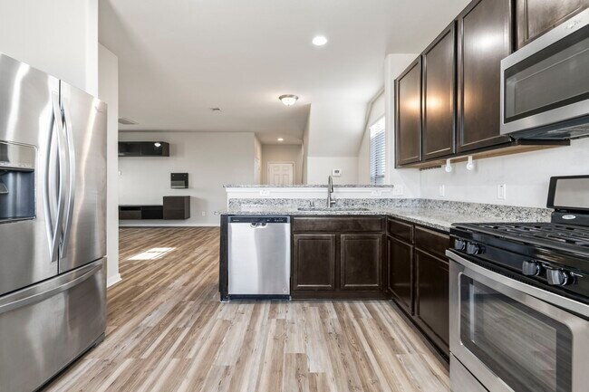 Photo - 914 Canyon Hill Ln