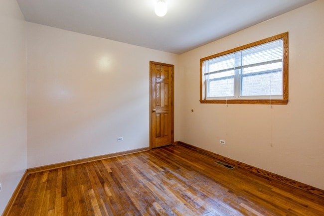 Photo - 8906 S Halsted St