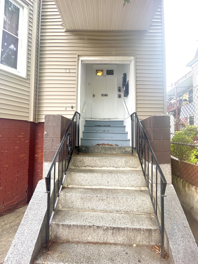 Building Photo - 75 Putnam St Unit 1 Rental