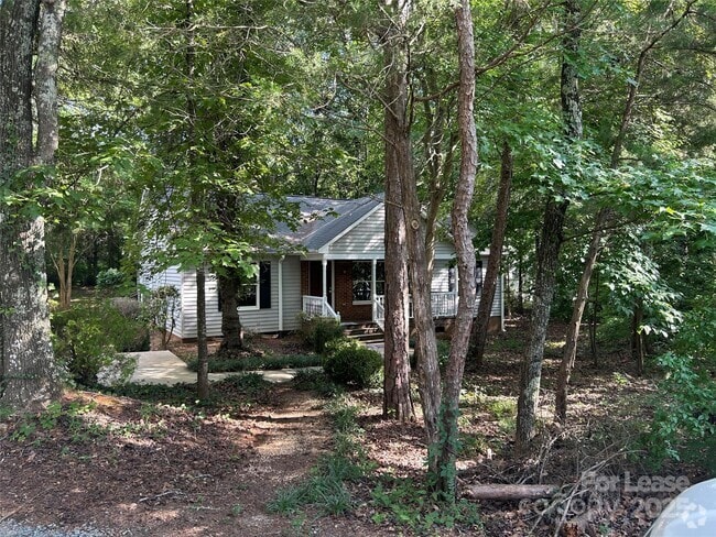 Building Photo - 7601 Farmbrook Dr Rental
