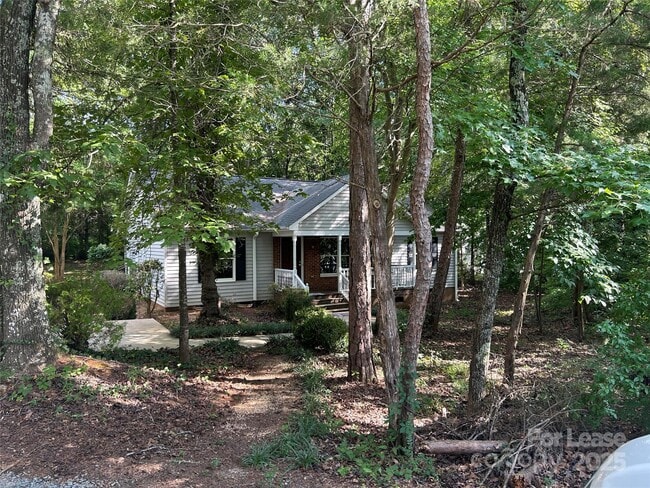 Photo - 7601 Farmbrook Dr House