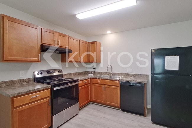 Photo - 3214 65th St W