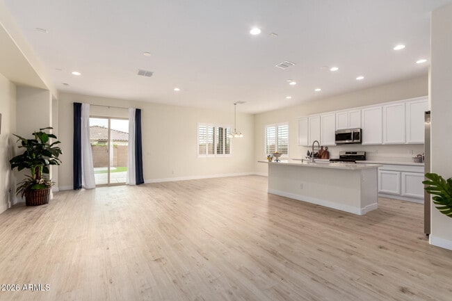 Photo - 18453 W Elwood St