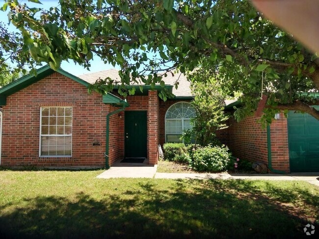 Building Photo - 1605 Concord Dr Rental