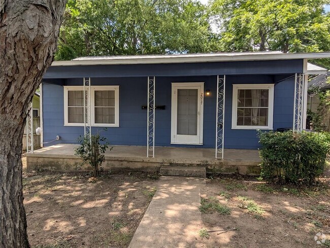 Building Photo - 2017 Wright St Rental