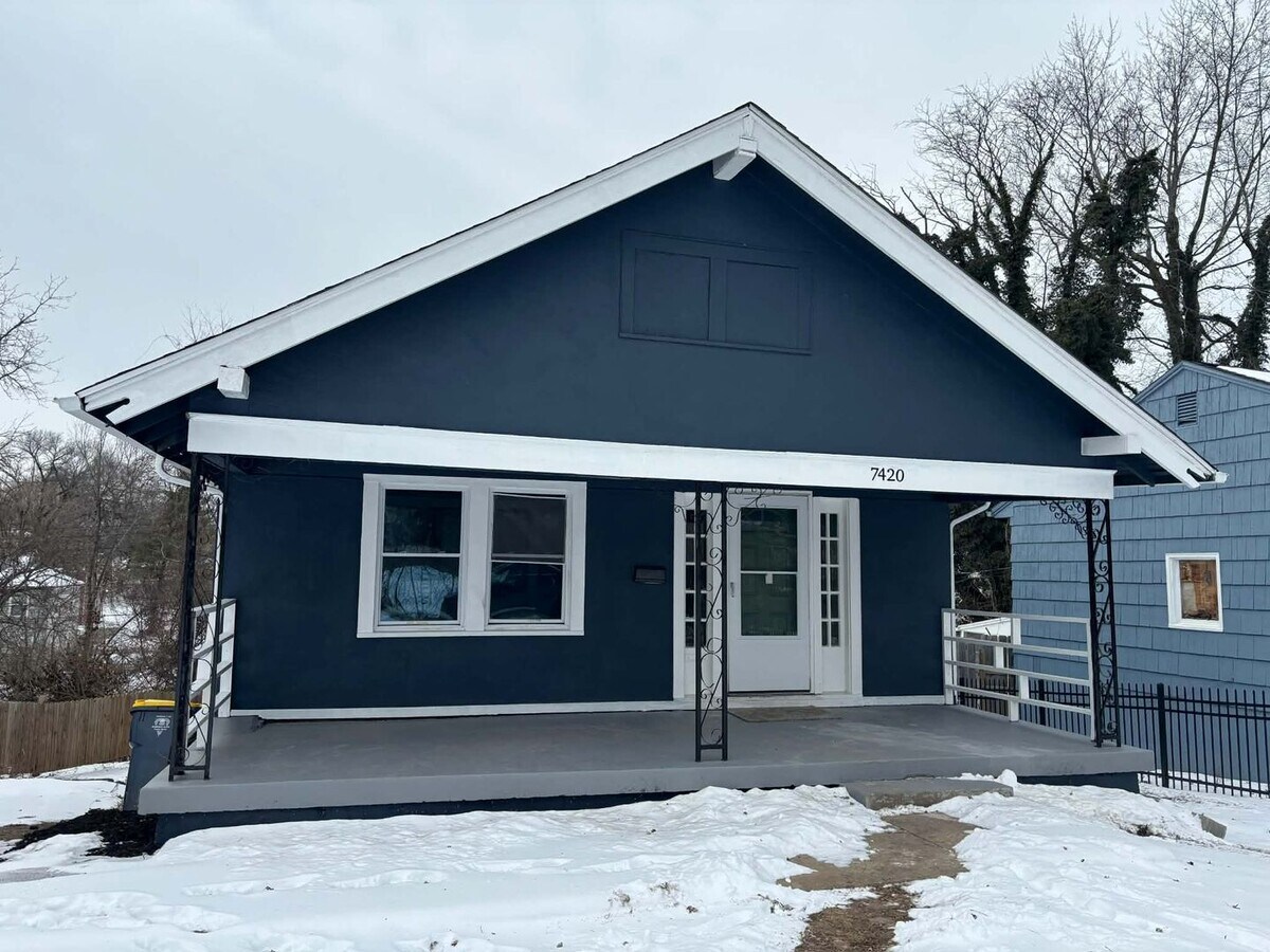 Photo - 7420 Euclid Ave E