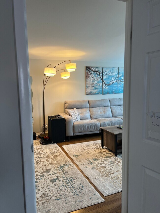 Photo - 2539 N 75th Ct Unidad 2