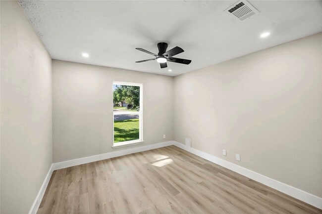 10814 Village Trail Dr