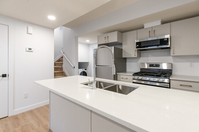 Photo - 8305-8387 87 St NW Unit BSMT 8305