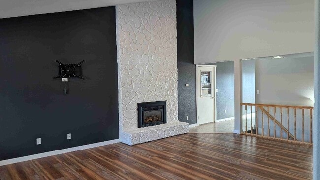 Photo - 916 Ave E NW