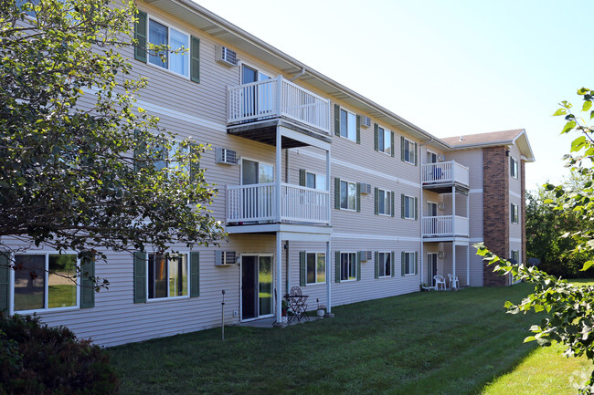 Building Photo - River Oaks Apartments