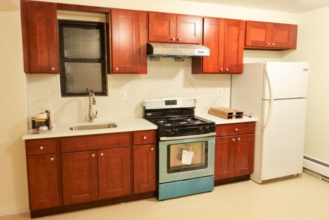 Building Photo - 87-29 58th Ave Rental