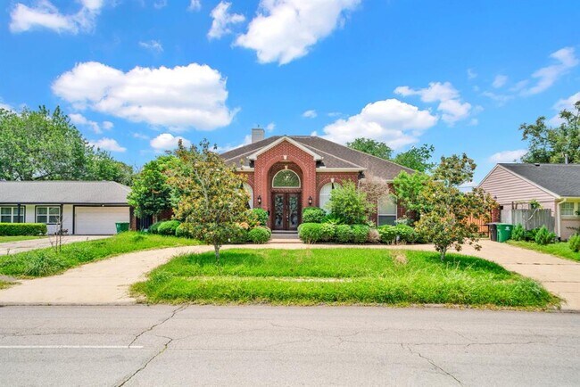 Photo - 4317 Willowbend Blvd House