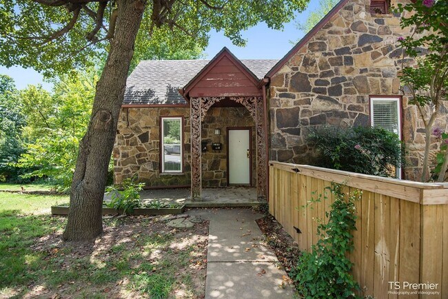 Photo - 199 W Lafayette St Unidad 1