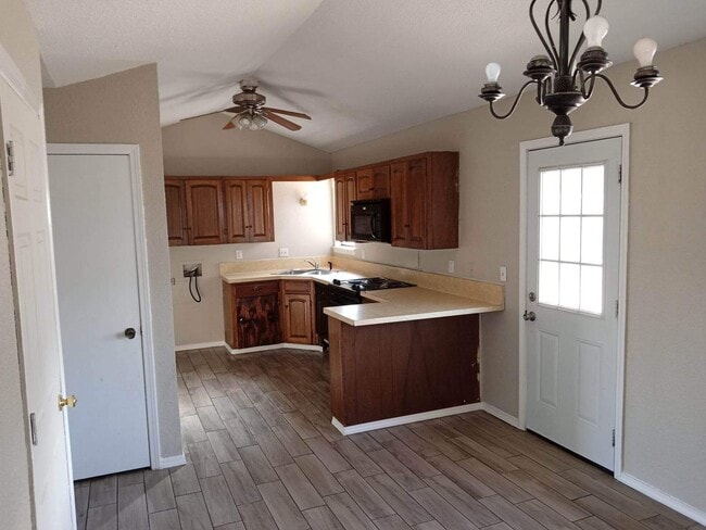 Photo - 616 Briarwood Ln