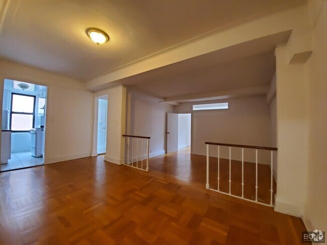 Building Photo - 137 E 38th St Unit 5J Rental