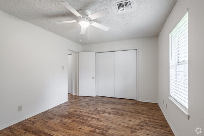 3BR, 2BA - 1386SF