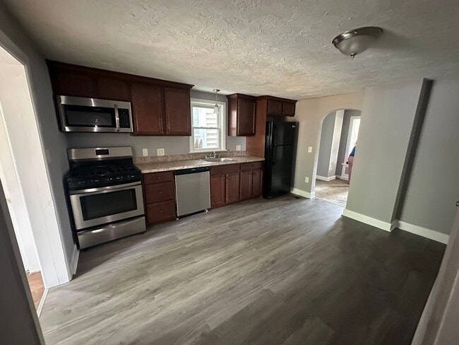 Kitchen - 21 Girard Ave