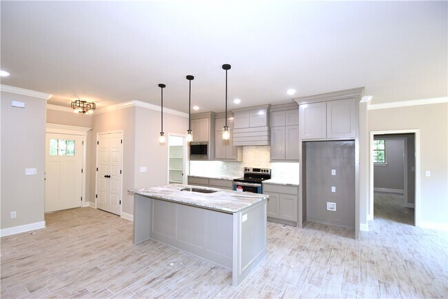 Photo - 21 Kirkcudbright Ln