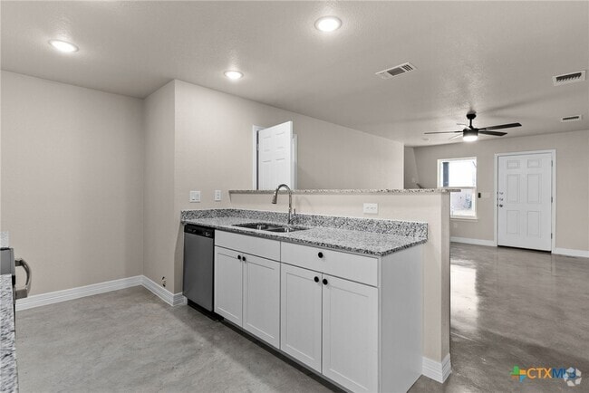 Building Photo - 803 Meadow Cir Rental