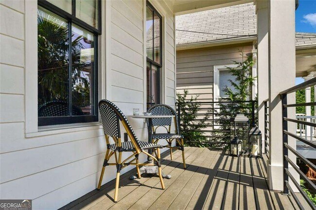 Photo - 222 Lampkin St NE